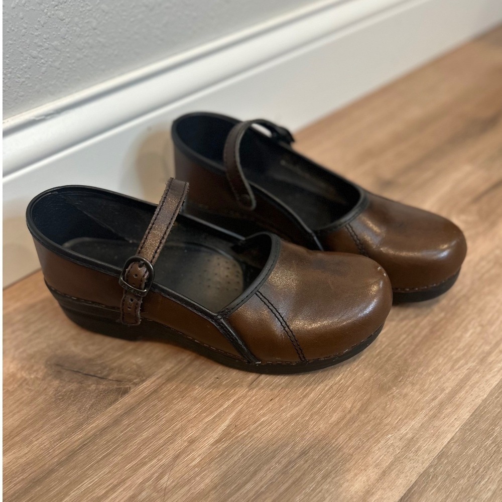 Dansko Mary Jane Clogs Women 41 Brown Leather Buckle Strap Comfort Professional